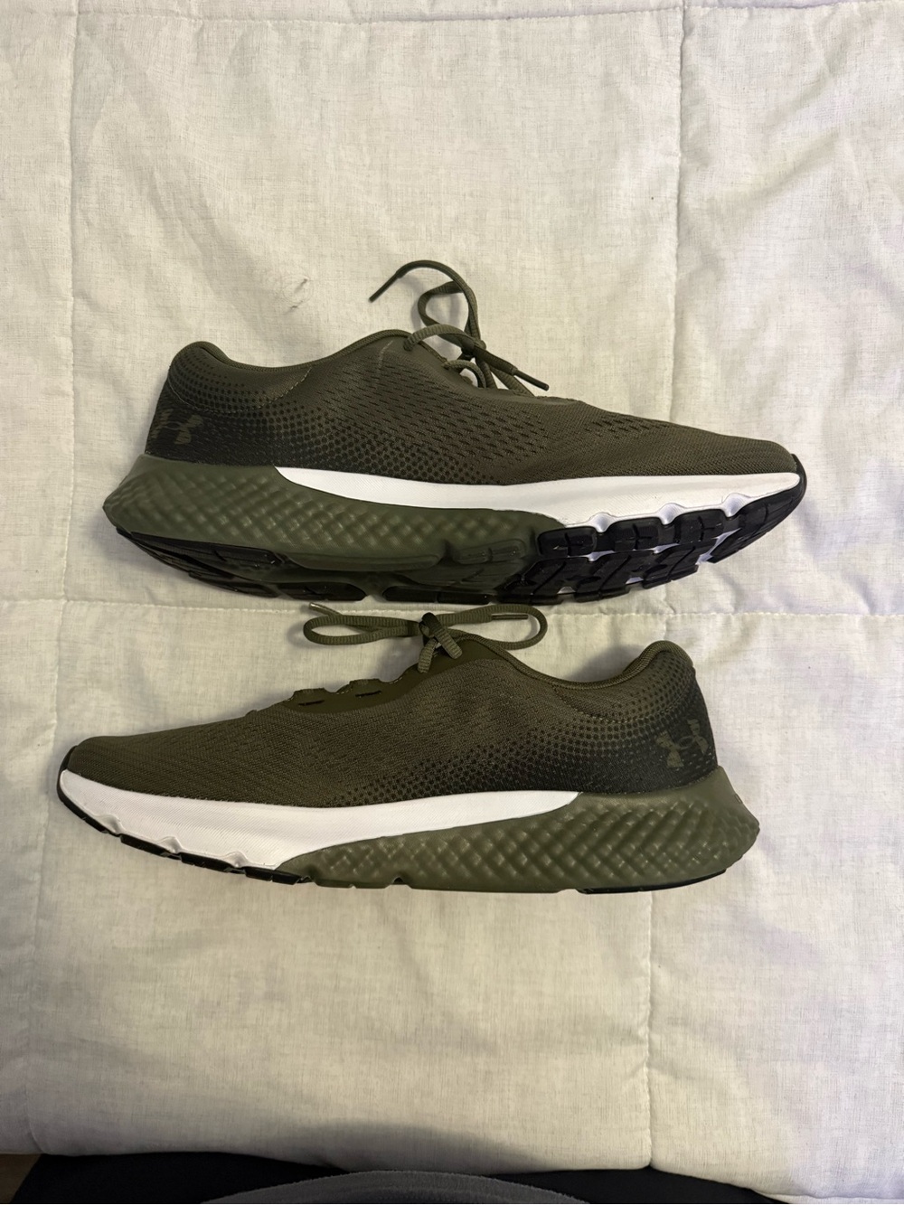Under Armour Men’s Running Shoes in Olive Green and Black - Picture 2 of 7